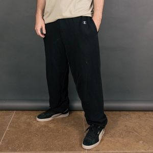 Vintage 1990’s black grey embroidered sweats 🎳